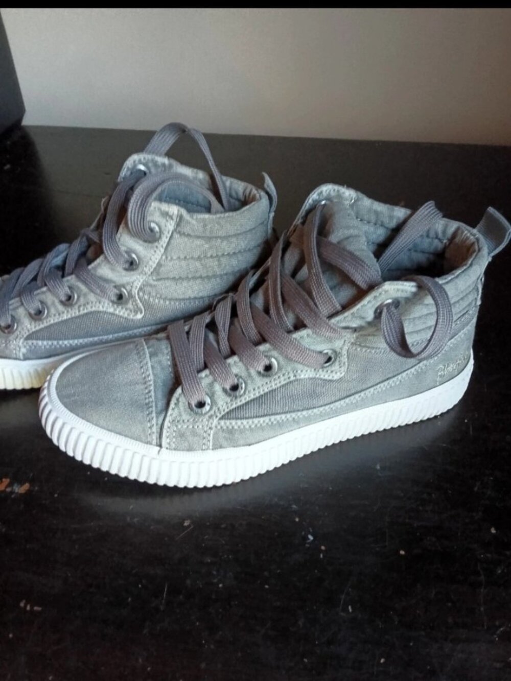 Blowfish sneakers size 6